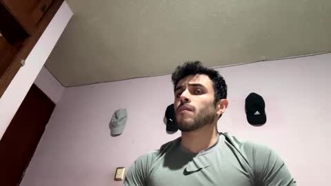 Snapshot of athlete_boy22 chatting on April 16, 2026, 7:42 am Atlas online show from April 16, 2026, 7:42 am