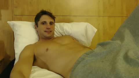 Snapshot of athleteguy55555 chatting on April 19, 2026, 9:39 pm tommycb55555 online show from April 19, 2026, 9:39 pm