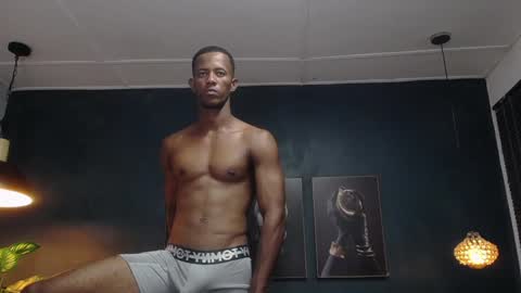 Snapshot of athleticbig_cock chatting on December 19, 2024, 5:07 am ATHLETIC COCK online show from December 19, 2024, 5:07 am