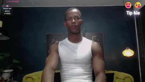 Snapshot of athleticbig_cock chatting on March 8, 2025, 1:28 am ATHLETIC COCK online show from March 8, 2025, 1:28 am