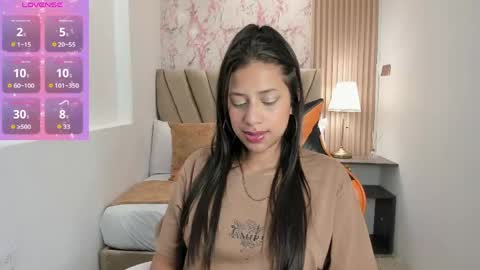 Snapshot of atiena_ chatting on April 14, 2026, 6:47 pm Atiena online show from April 14, 2026, 6:47 pm