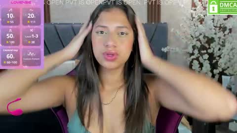 Snapshot of atiena_ chatting on April 22, 2026, 7:26 pm Atiena online show from April 22, 2026, 7:26 pm