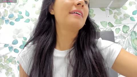 Atilana Diaz online show from December 11, 2024, 1:49 pm