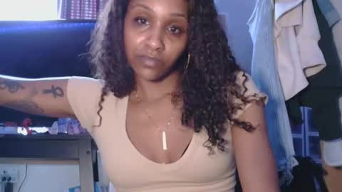 AtirahCali online show from April 28, 2026, 10:37 pm