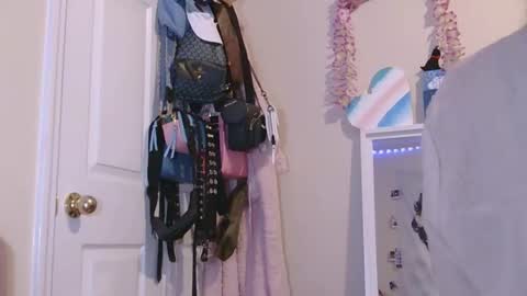 AtirahCali online show from May 4, 2026, 3:13 am