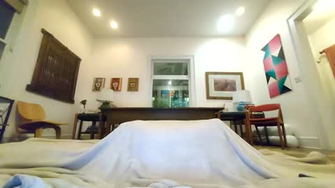atlandi online show from May 3, 2026, 2:06 am