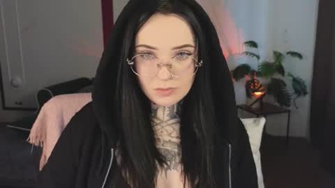 online every day between 10am-23pm online show from November 28, 2025, 5:10 am