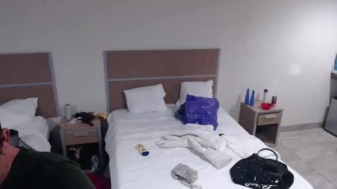 atreatforyou_86 online show from November 12, 2025, 1:55 pm