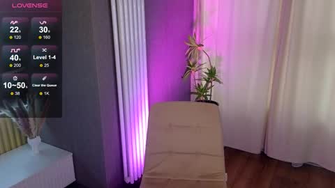 Eve or Dora the Sexplorer D online show from October 22, 2025, 12:05 pm