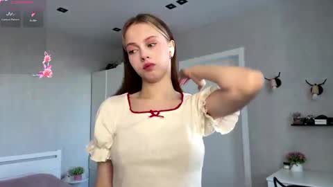 Jolyn online show from May 4, 2026, 4:08 am