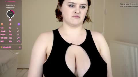 Snapshot of audreyjacq chatting on October 17, 2025, 2:41 pm Audrey Jacq online show from October 17, 2025, 2:41 pm