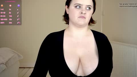 Snapshot of audreyjacq chatting on October 18, 2025, 3:24 pm Audrey Jacq online show from October 18, 2025, 3:24 pm