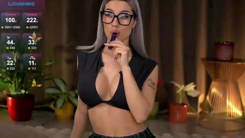 Isabella online show from April 29, 2026, 7:23 am