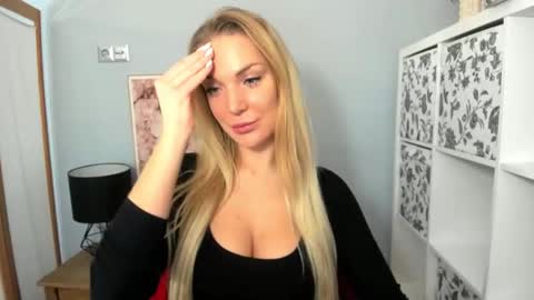 Snapshot of aullorasensual chatting on January 4, 2025, 6:30 am AulloraSensual online show from January 4, 2025, 6:30 am