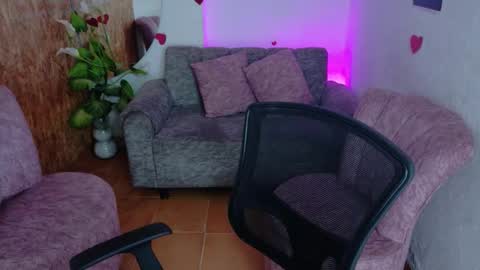 aunty_milf online show from February 5, 2026, 8:02 pm