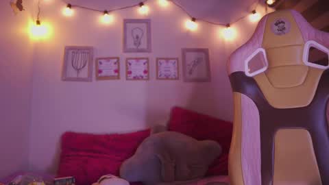 aura_rouss online show from November 14, 2025, 12:20 am