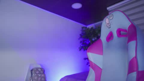 aura_rouss online show from February 3, 2026, 12:31 am