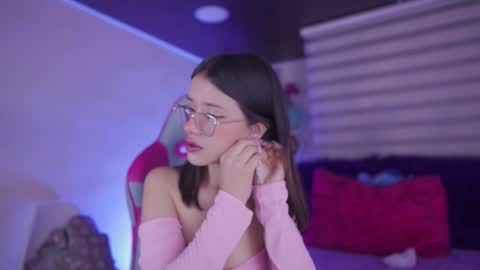 aura_rouss online show from February 4, 2026, 1:55 am