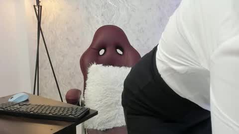 Aura sanders online show from March 20, 2026, 3:39 pm