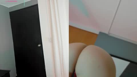 Aura online show from April 25, 2026, 2:03 pm