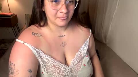 Snapshot of aurablack_ chatting on September 29, 2025, 11:09 pm Aura online show from September 29, 2025, 11:09 pm