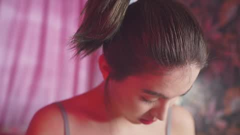 Nayeon online show from December 19, 2024, 7:51 am