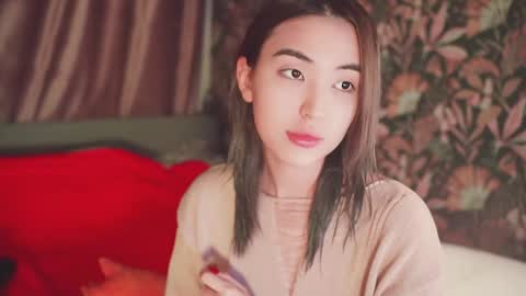 Nayeon online show from December 22, 2024, 4:27 pm