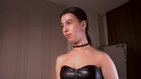 aurora_404 online show from May 11, 2026, 4:04 pm