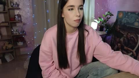 Snapshot of aurora_aksness chatting on December 5, 2024, 12:55 pm Aurora online show from December 5, 2024, 12:55 pm