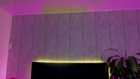 Aurora  online show from December 16, 2025, 5:23 am