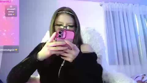 Aurora online show from September 19, 2025, 9:04 pm