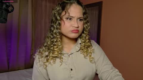 aurora_collins08 online show from February 12, 2025, 3:38 pm