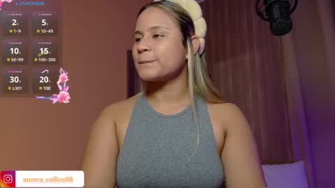 aurora_collins08 online show from February 27, 2025, 3:05 pm