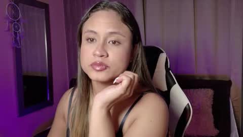 aurora_collins08 online show from October 23, 2025, 6:39 pm