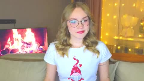 Kate online show from December 26, 2024, 3:42 pm