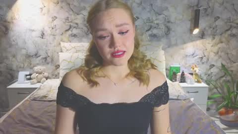 Kate online show from December 1, 2025, 6:02 pm