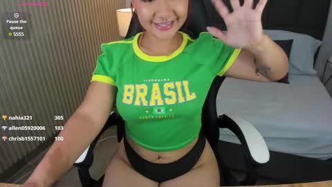 Snapshot of aurora_johnson_ chatting on January 12, 2025, 8:36 am A U R O R A online show from January 12, 2025, 8:36 am