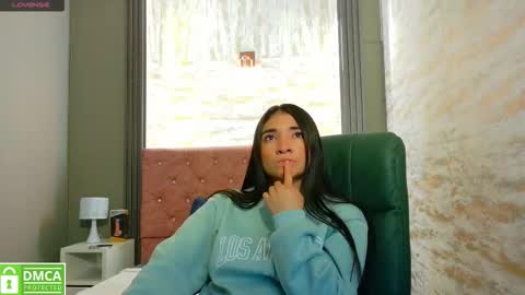 Snapshot of aurora_jones1 chatting on September 13, 2025, 3:28 am Aurora online show from September 13, 2025, 3:28 am