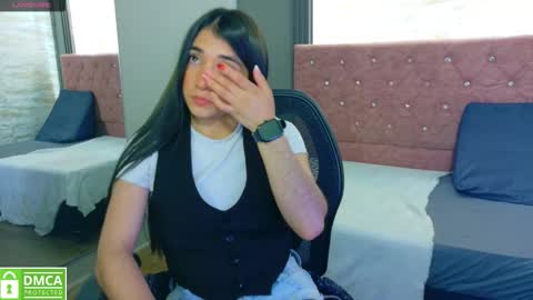Snapshot of aurora_jones1 chatting on September 26, 2025, 3:32 am Aurora online show from September 26, 2025, 3:32 am