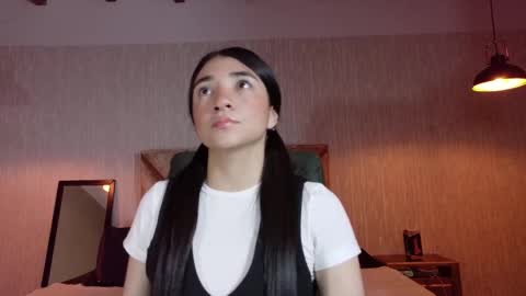 Snapshot of aurora_jones1 chatting on October 16, 2025, 3:40 am Aurora online show from October 16, 2025, 3:40 am