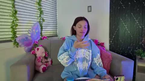 Aurora  online show from June 10, 2026, 1:43 pm