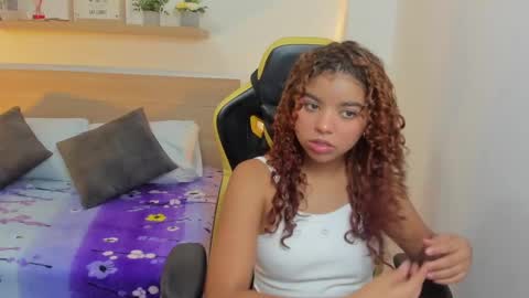 aurora_rodriguez online show from January 23, 2025, 12:19 pm