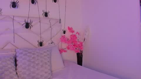 Snapshot of aurora_sweet2 chatting on October 23, 2025, 6:17 pm Madison online show from October 23, 2025, 6:17 pm