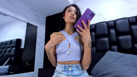 Aurora online show from November 28, 2025, 2:25 am