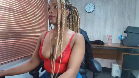 Snapshot of aurorabrow chatting on October 20, 2025, 4:18 pm Ariana online show from October 20, 2025, 4:18 pm