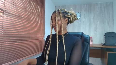 Snapshot of aurorabrow chatting on October 21, 2025, 12:50 pm Ariana online show from October 21, 2025, 12:50 pm