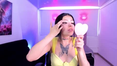 Snapshot of auroradiaz_ chatting on October 8, 2025, 7:44 pm Aurora Diaz online show from October 8, 2025, 7:44 pm