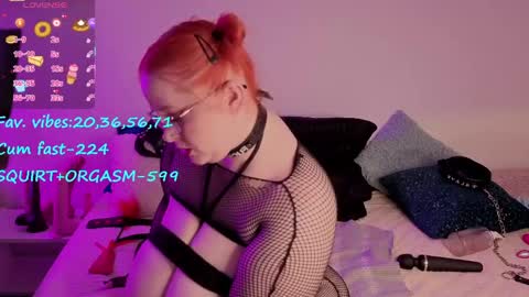 Snapshot of auroraenigma chatting on April 1, 2026, 6:03 am auroraenigma online show from April 1, 2026, 6:03 am