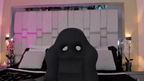 Aurora  online show from October 27, 2025, 7:40 pm