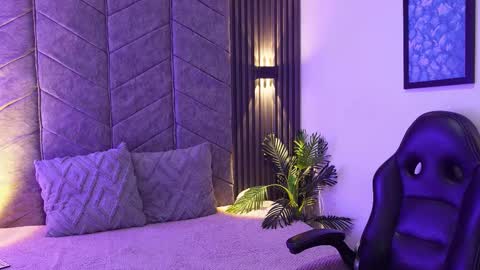 aurora online show from February 1, 2026, 7:34 pm